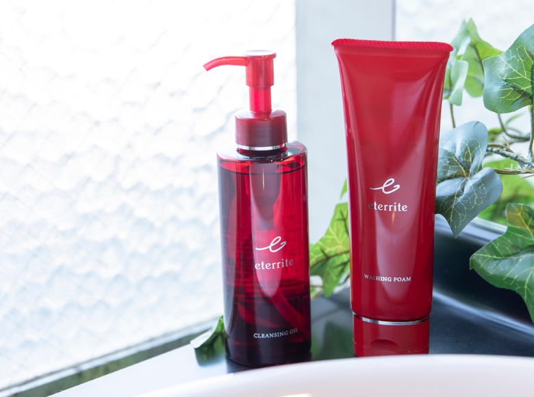 dùng dầu tẩy trang xong có cần rửa mặt không