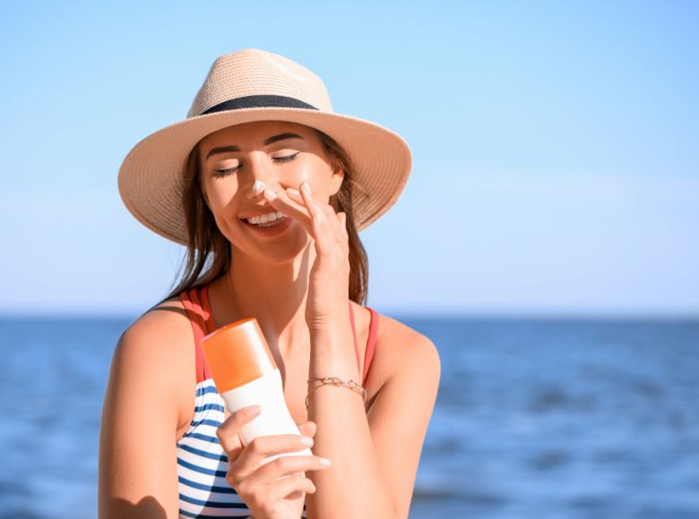 Nên thoa lại kem chống nắng sau 2 giờ đồng hồ khi hoạt động ngoài trời